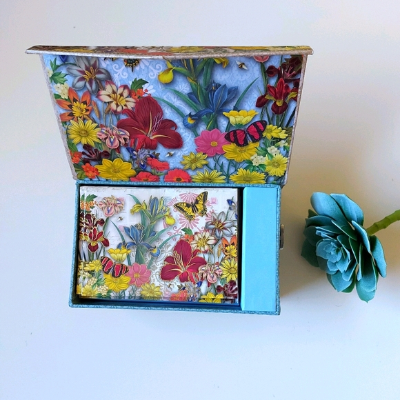 Musical Box & Note Card Set - Picture 5 of 5